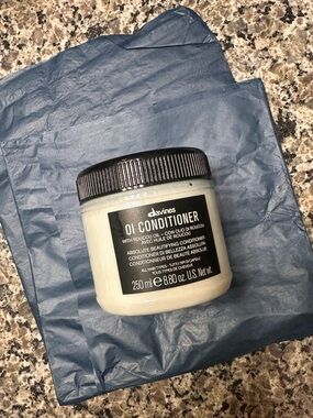Davines Oi Conditioner Jar - full size, full!